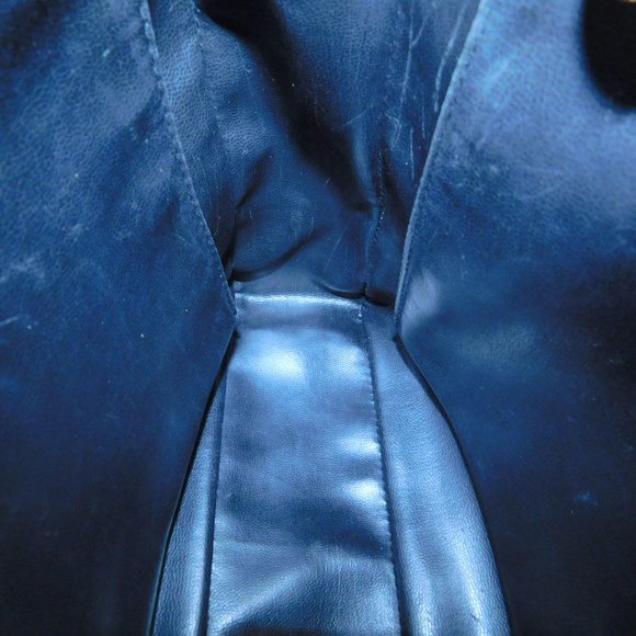 AHH!! CHANEL LAMB SKIN TOTE!!!! GORGEOUS!! - Picture 12 of 13